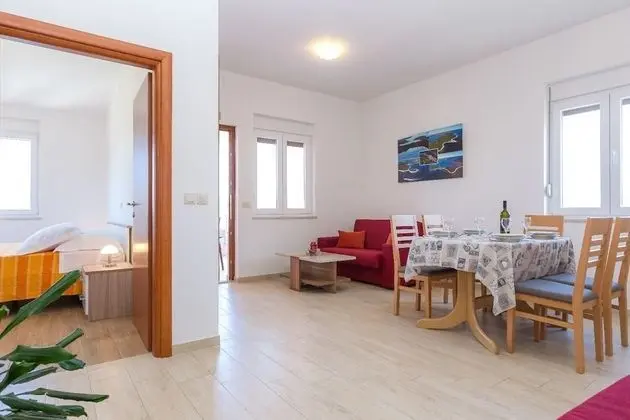 Apart Daire (Zvone1  - at the water front - A5(2+2)