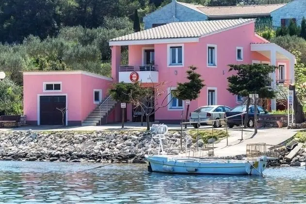 Apart Daire (Zvone1  - at the water front - A5(2+2)
