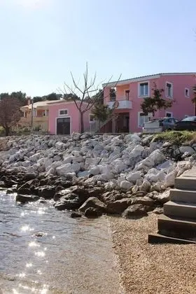 Apart Daire (Zvone1  - at the water front - A5(2+2)