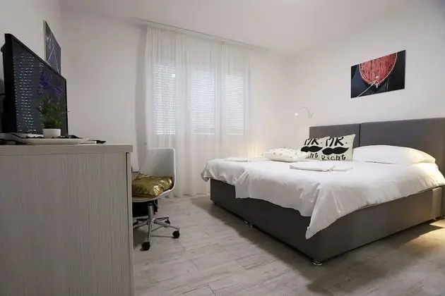 Luxury Tek Büyük Yataklı Oda, 1 En Büyük (King) Boy Yatak, Sigara İçilmez, Avlu Manzaralı (4)