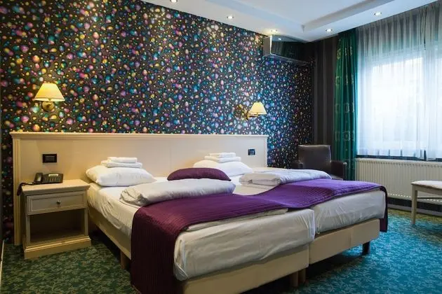 Superior Oda, 2 Tek Kişilik Yatak, Küvet