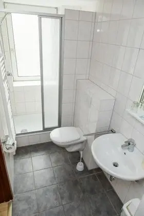 Üç Kişilik Oda