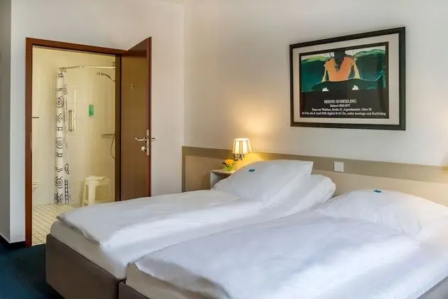 Standard Tek Büyük Yataklı Oda