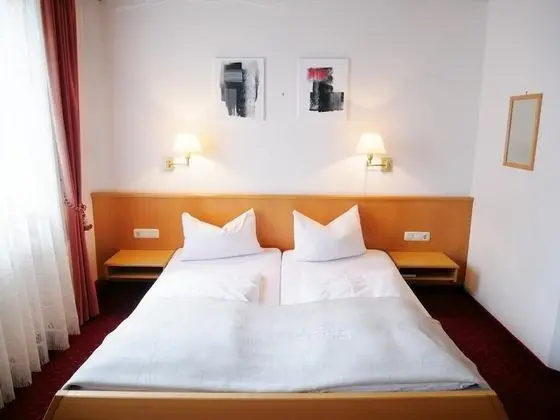 Classic Tek Büyük Yataklı Oda