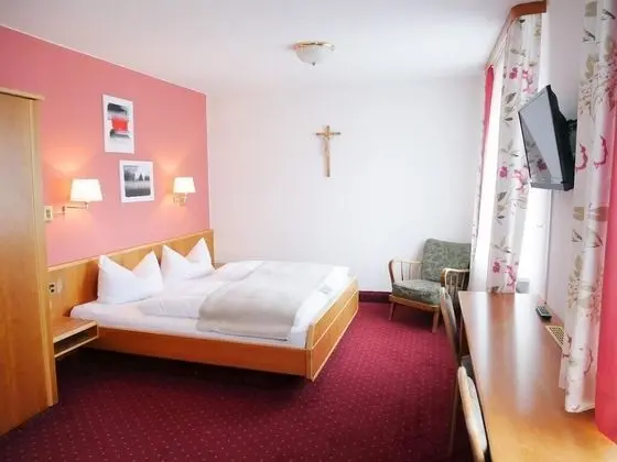 Classic Tek Büyük Yataklı Oda