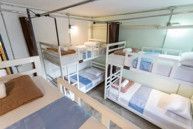 6 Bed Family Room