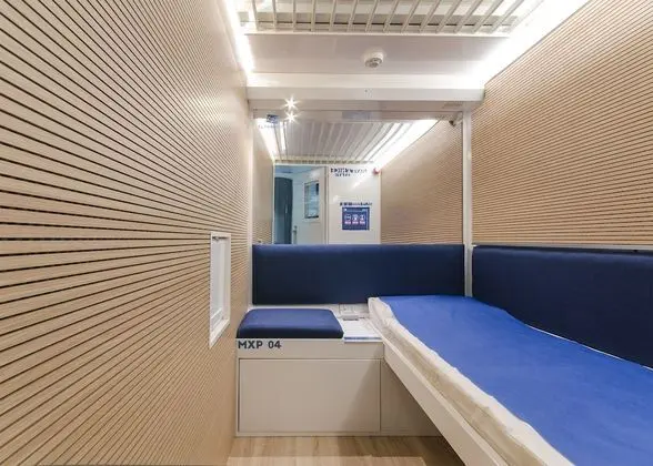 Basic Tek Kişilik Oda (Capsule - Public Bathroom in Apt)