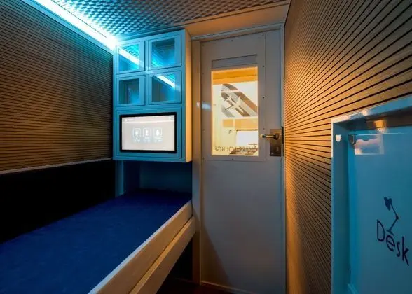 Basic Tek Kişilik Oda (Capsule - Public Shared Bathroom)